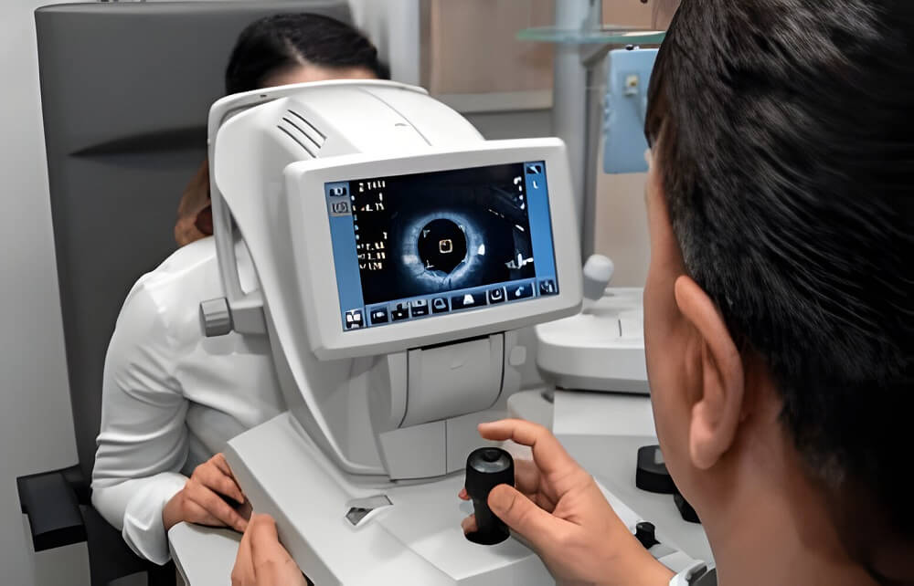 How Auto Refractometers Are Changing Eye Care